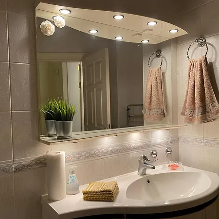 Spacious Lux With Fireplace And Jakuzzi, In The Quiet Heart Of Riga, Next To The Old Town *